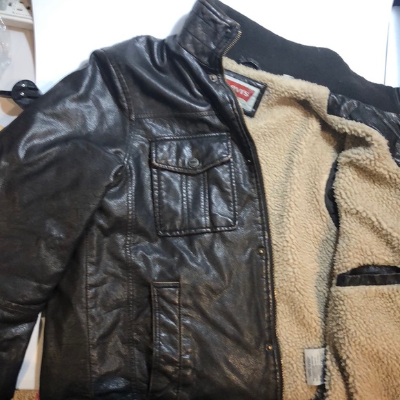 Leather jacket - Picture 3 of 4